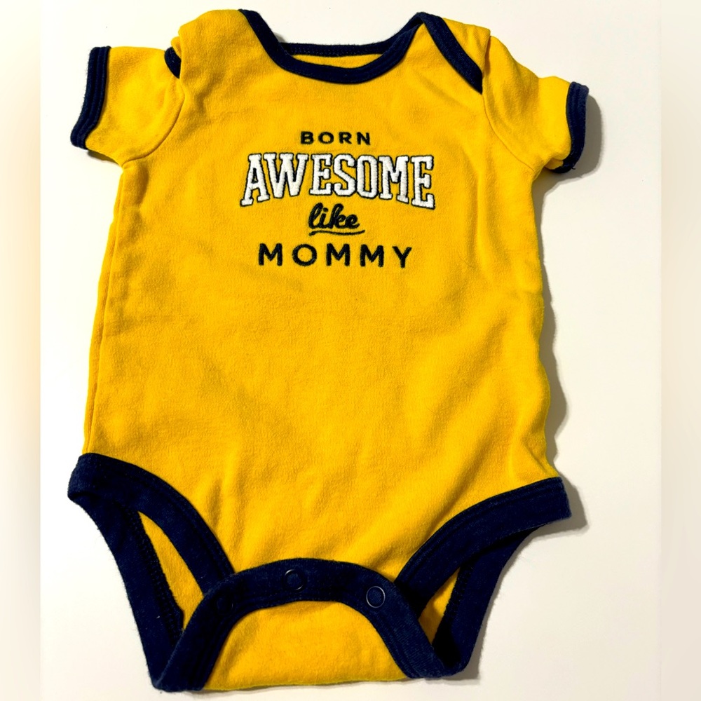 🎈Carter’s Yellow Bodysuit 3 Months
